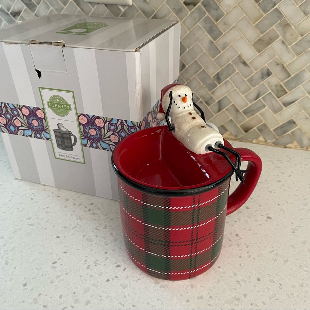 NEW - Scentsy “Melt My Heart” Holiday Wax Warmer